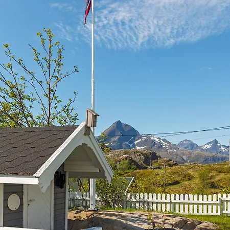 I Sund, Lofoten Holiday home *