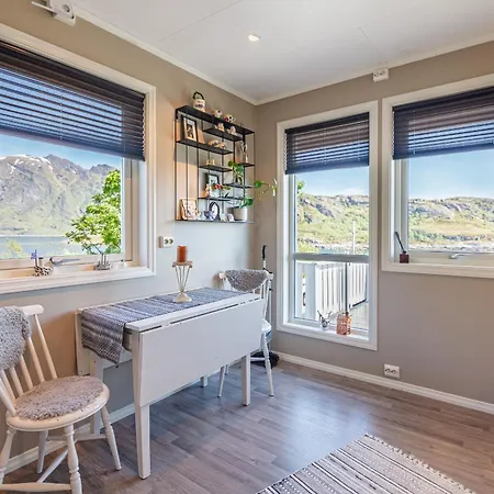 Holiday home I Sund, Lofoten